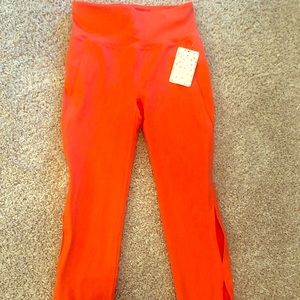 Free people yoga pants NWT l@@k.. hard to find XS!